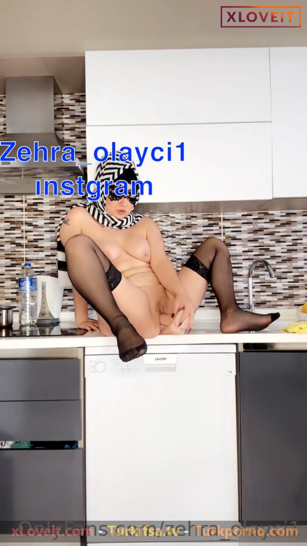 Zehra Olaycı ifşa Bulaşık makinesinin üstünde dildo sapladı